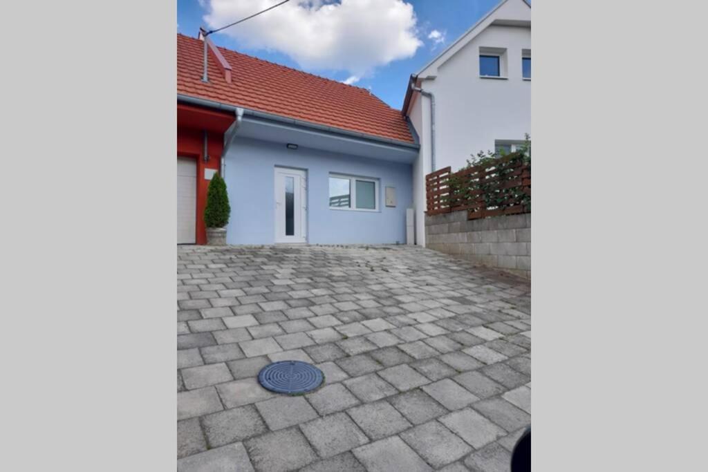 Domek Verunka V Malebne Vesnicce Na Jizni Morave Svatoborice Bagian luar foto